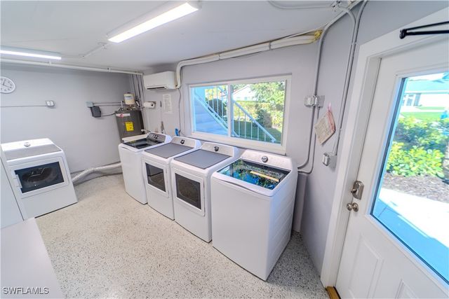 354 Harbour DR 354, Naples, FL 34103