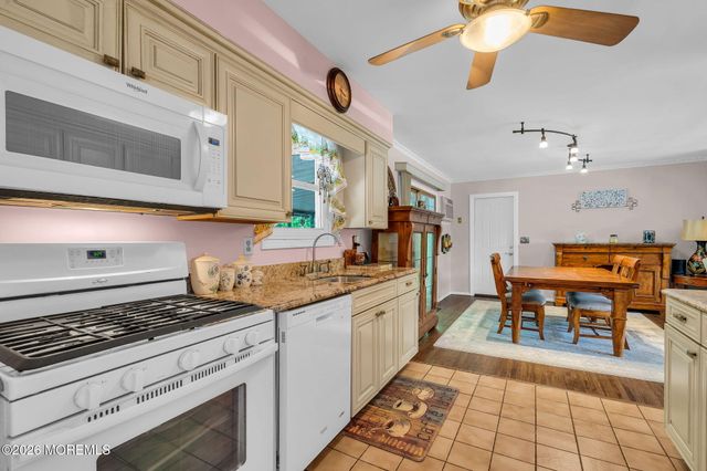 1028 Lucy Lane, Toms River, NJ 08753