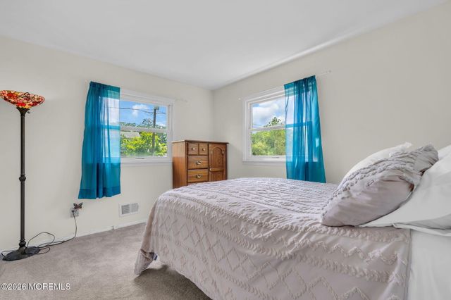 1028 Lucy Lane, Toms River, NJ 08753