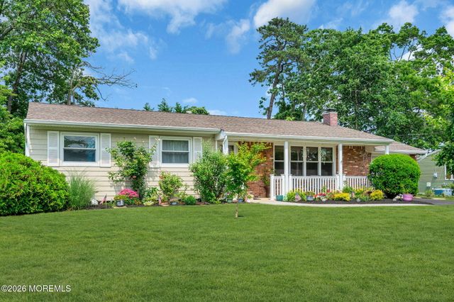 1028 Lucy Lane, Toms River, NJ 08753