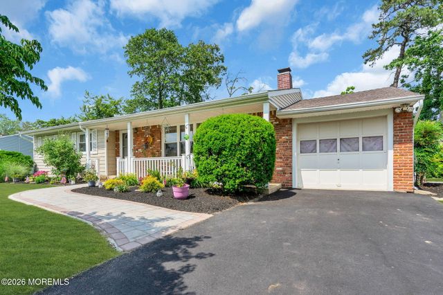 1028 Lucy Lane, Toms River, NJ 08753