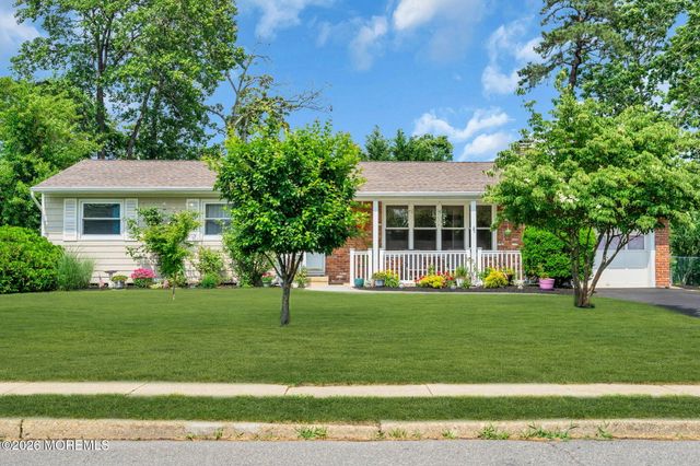 1028 Lucy Lane, Toms River, NJ 08753