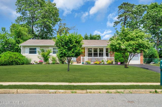 1028 Lucy Lane, Toms River, NJ 08753