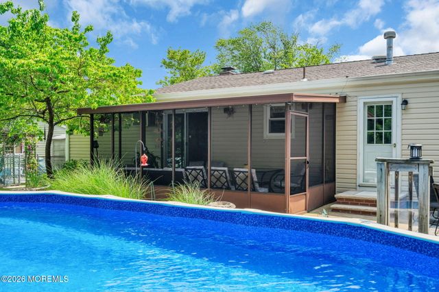 1028 Lucy Lane, Toms River, NJ 08753
