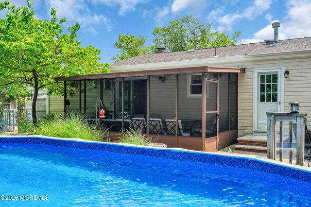 1028 Lucy Lane, Toms River, NJ 08753