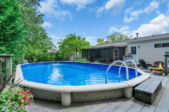 1028 Lucy Lane, Toms River, NJ 08753