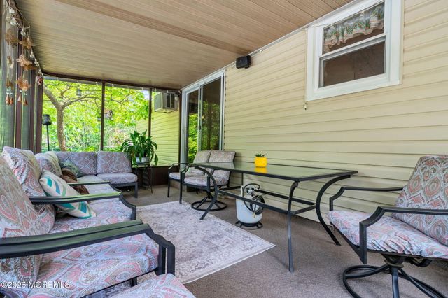 1028 Lucy Lane, Toms River, NJ 08753