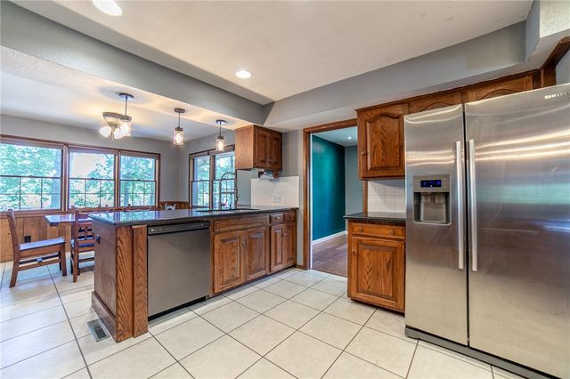 809 Summit Loop, Rogers, AR 72756