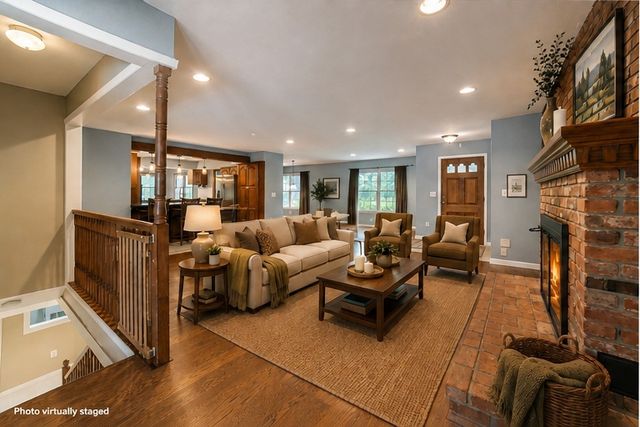 809 Summit Loop, Rogers, AR 72756