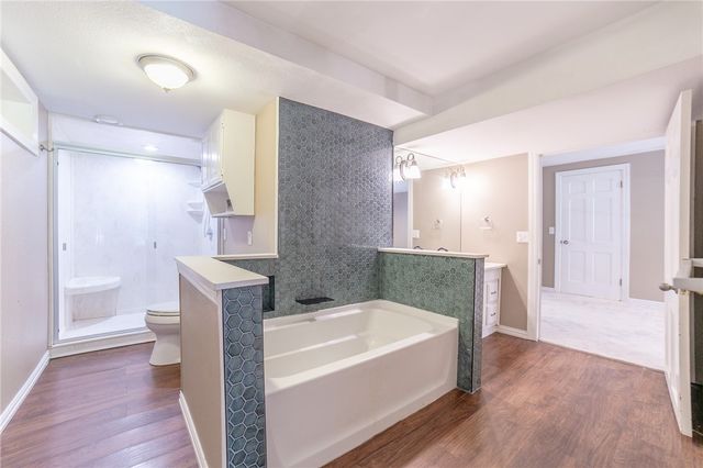 809 Summit Loop, Rogers, AR 72756