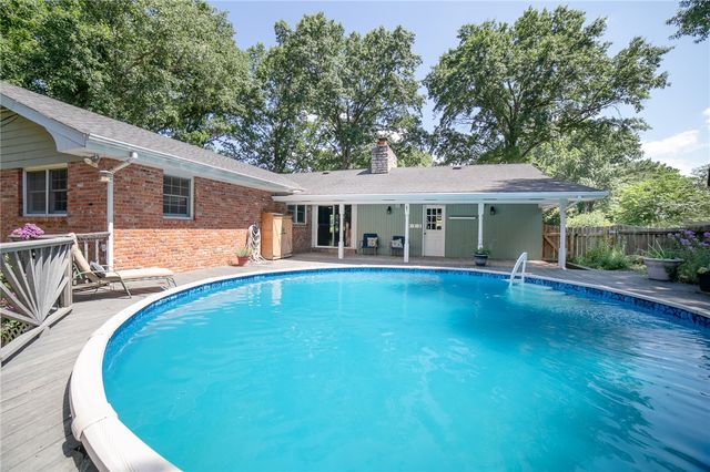809 Summit Loop, Rogers, AR 72756