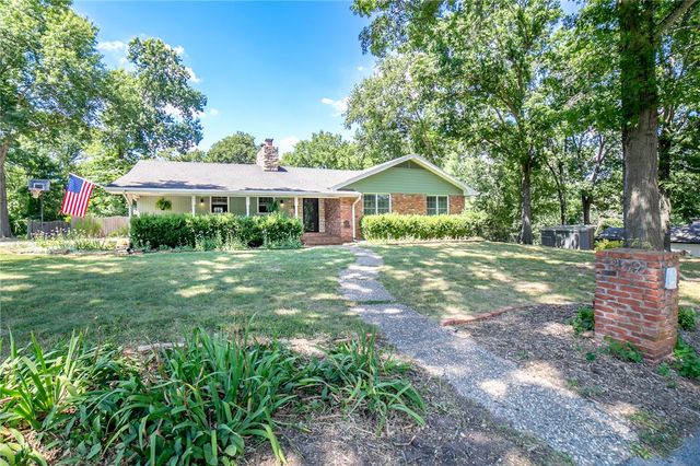 809 Summit Loop, Rogers, AR 72756