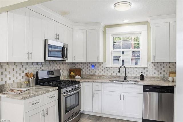 76 Harris RD, Portsmouth, VA 23702