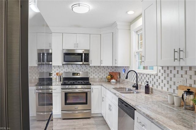 76 Harris RD, Portsmouth, VA 23702