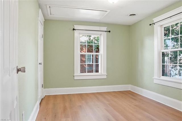 76 Harris RD, Portsmouth, VA 23702