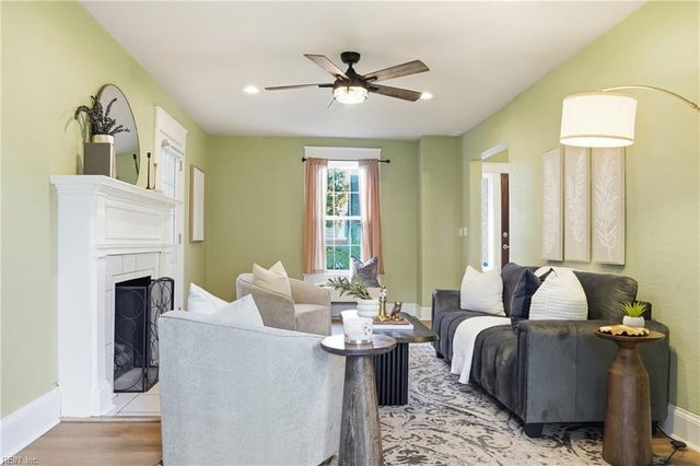 76 Harris RD, Portsmouth, VA 23702