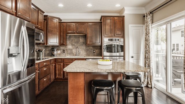 9494 Oakley Drive, Indianapolis, IN 46260