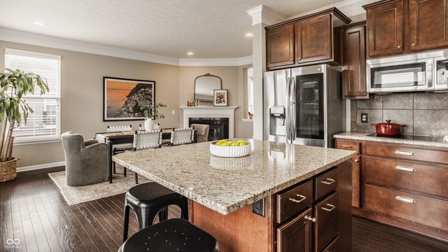 9494 Oakley Drive, Indianapolis, IN 46260