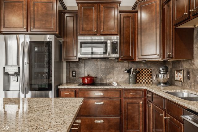 9494 Oakley Drive, Indianapolis, IN 46260