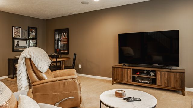 9494 Oakley Drive, Indianapolis, IN 46260