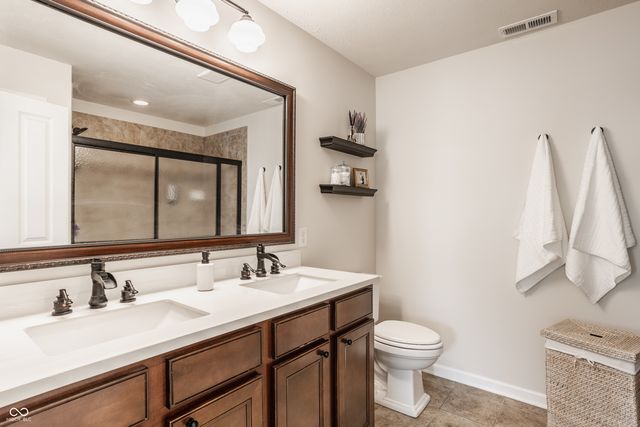 9494 Oakley Drive, Indianapolis, IN 46260