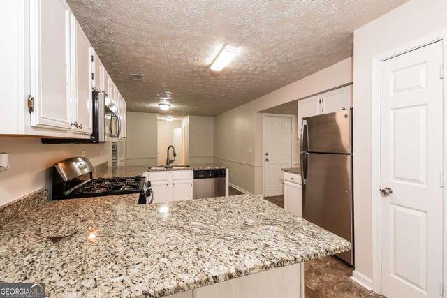 949 Heartwood Circle, Lawrenceville, GA 30043