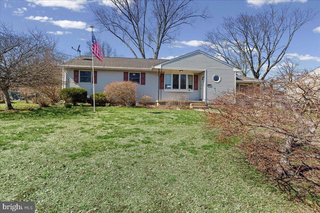 Image 1 of property listing at 20 RUNNING BROOK RD, Ewing, NJ 08638