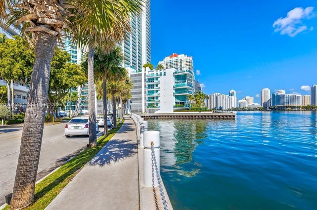 1300 Brickell Bay Dr 2713, Miami, FL 33131