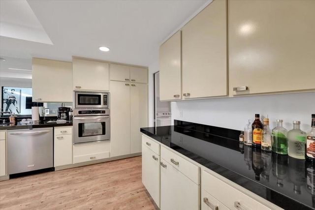 2202 Madrona Drive, Palm Springs, CA 92264