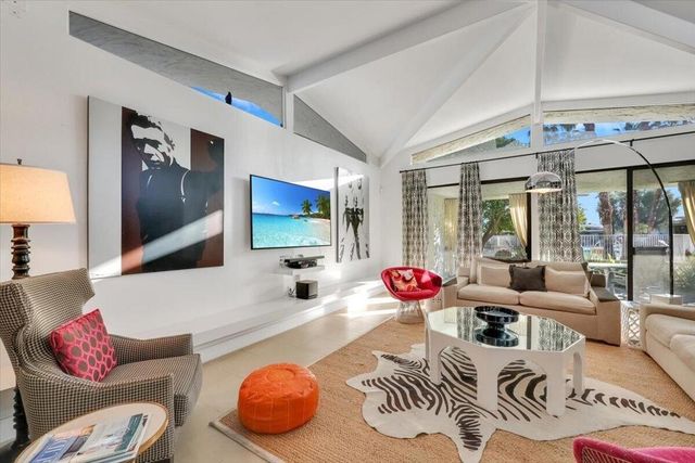 2202 Madrona Drive, Palm Springs, CA 92264