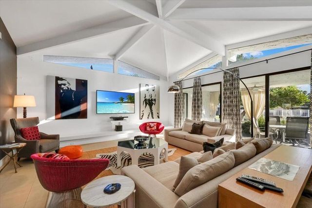 2202 Madrona Drive, Palm Springs, CA 92264