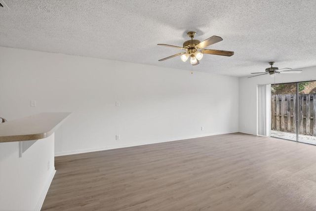 9420 NW 49th Place 13a, Sunrise, FL 33351