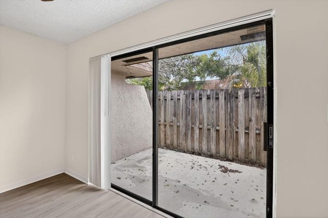 9420 NW 49th Place 13a, Sunrise, FL 33351