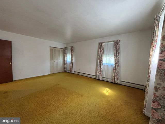 172 CHESTNUT ST, Chalfont, PA 18914