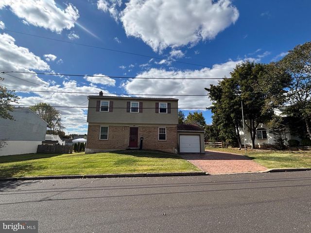 172 CHESTNUT ST, Chalfont, PA 18914