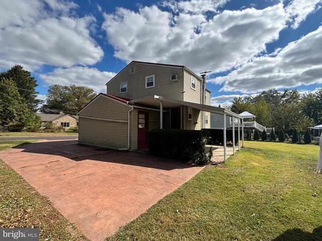 172 CHESTNUT ST, Chalfont, PA 18914