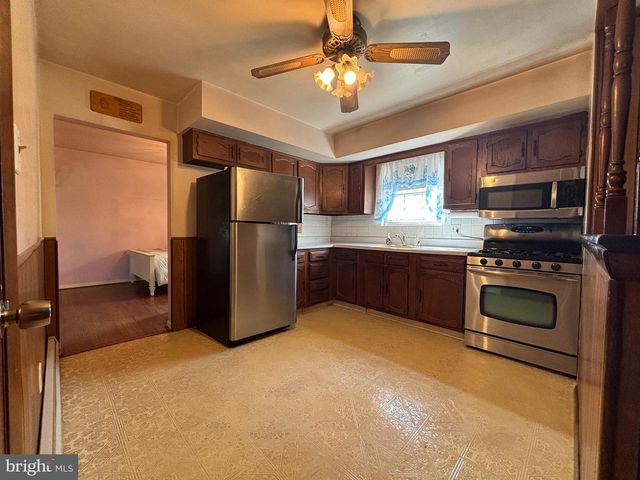 172 CHESTNUT ST, Chalfont, PA 18914