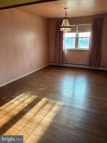 172 CHESTNUT ST, Chalfont, PA 18914