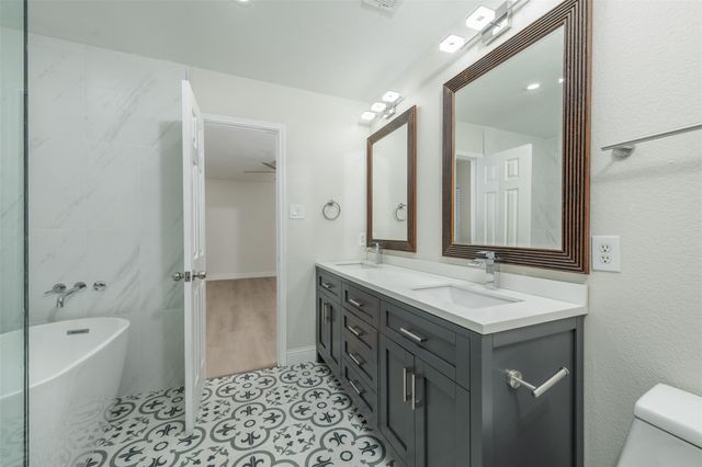 922 White Dove Drive, Arlington, TX 76017