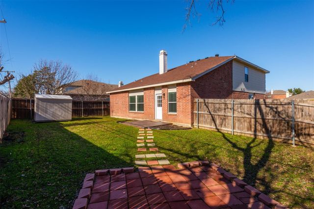 922 White Dove Drive, Arlington, TX 76017