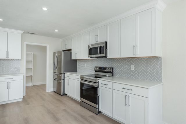 922 White Dove Drive, Arlington, TX 76017