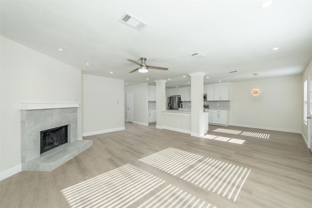 922 White Dove Drive, Arlington, TX 76017