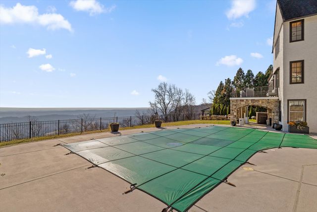 185 Gnome Trail, Lookout Mountain, GA 30750