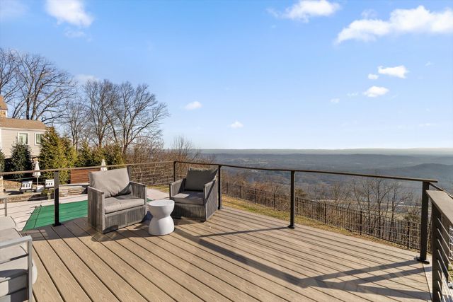 185 Gnome Trail, Lookout Mountain, GA 30750