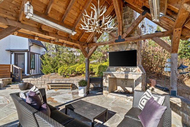 185 Gnome Trail, Lookout Mountain, GA 30750