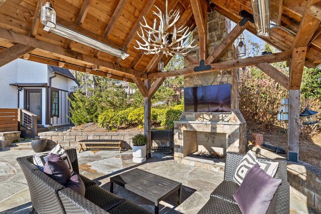 185 Gnome Trail, Lookout Mountain, GA 30750