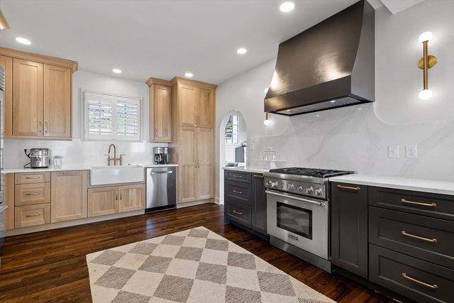 185 Gnome Trail, Lookout Mountain, GA 30750