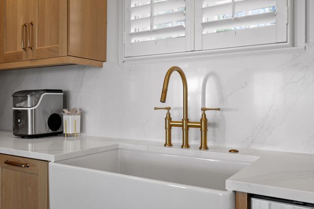 185 Gnome Trail, Lookout Mountain, GA 30750