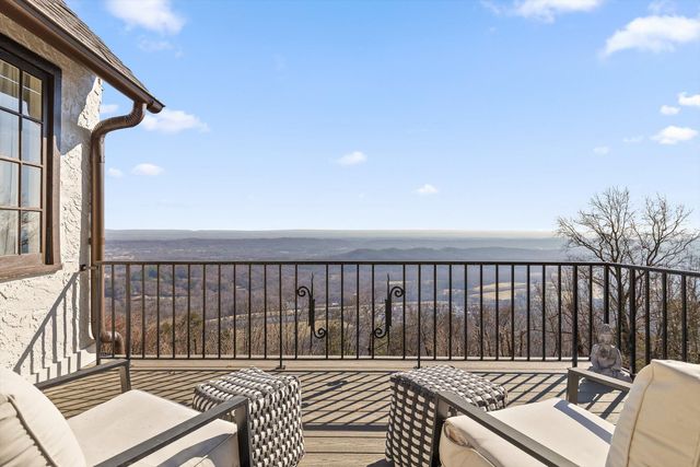 185 Gnome Trail, Lookout Mountain, GA 30750