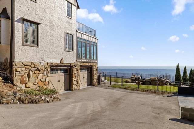 185 Gnome Trail, Lookout Mountain, GA 30750